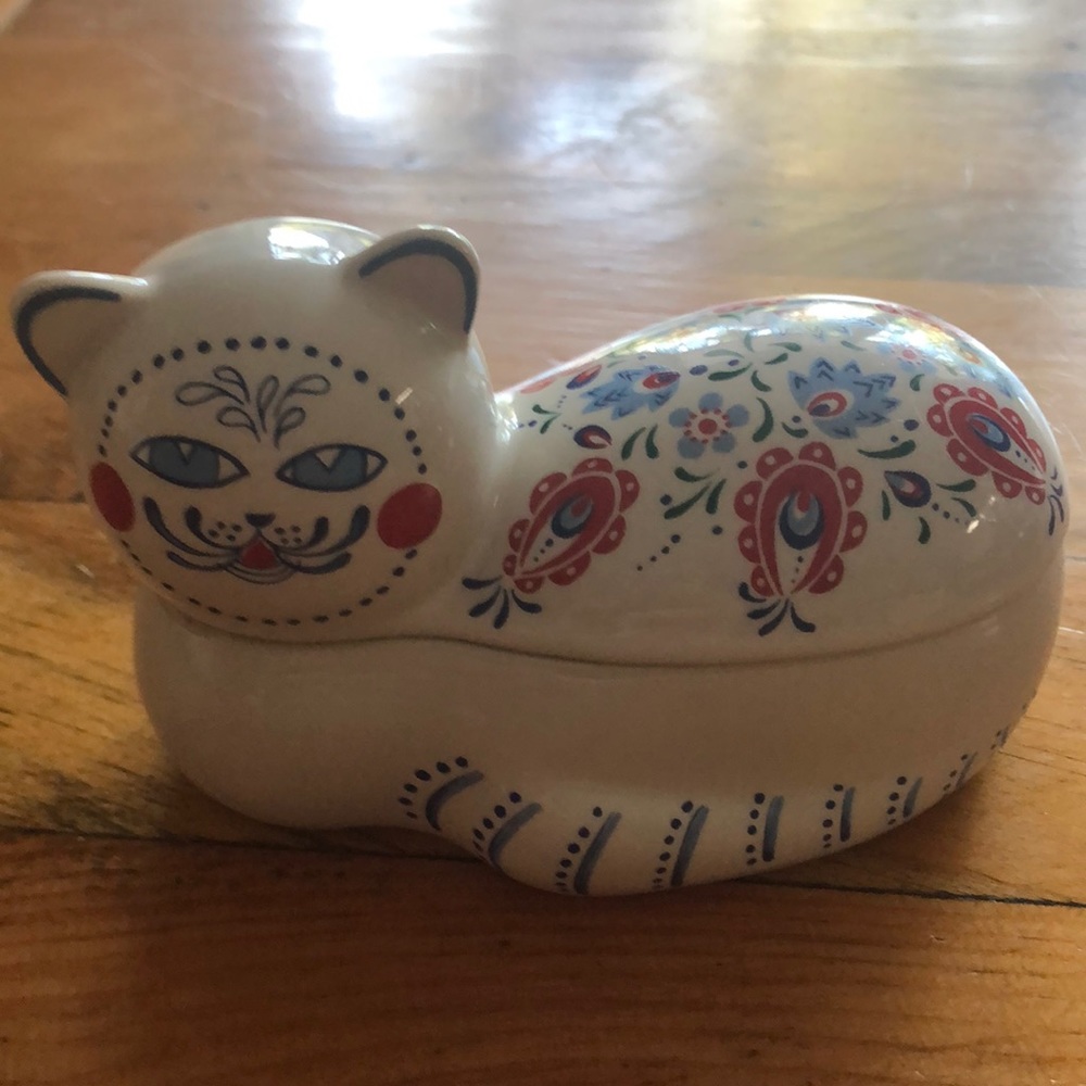 Elizabeth Arden cat trinket box vintage